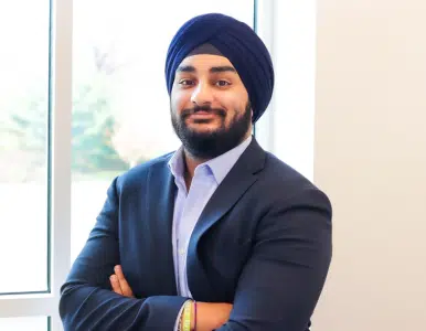 Headshot of Arjan Bhasin, Sourcing Manager for Packaged Goods Transportation at Evonik Corporation